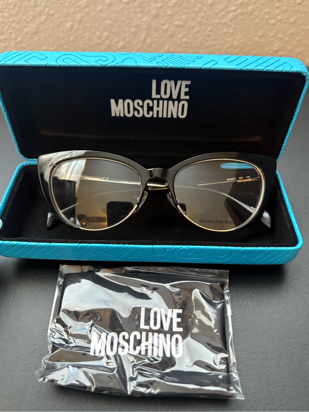 Love Moschino Black Cat-Eye Frames